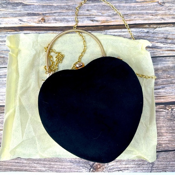 Handbags - Black Heart Rhinestone Closure NWOT Clutch/Crossbody